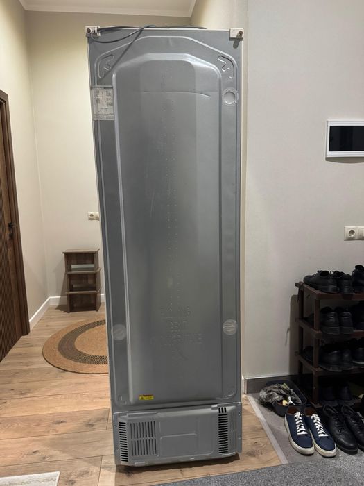 продается холодильник