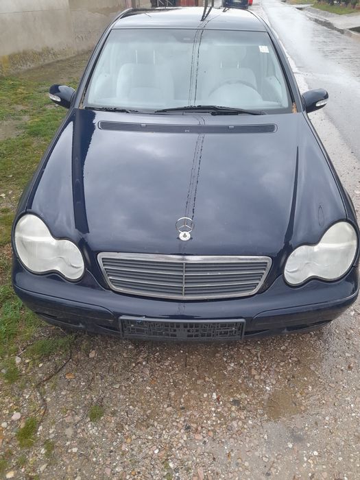 Dezmembrez mercedes C-clas din 2002- 2.2 dizel