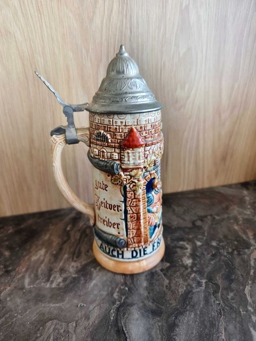 Продавам керамична халба за бира ръчно изработена