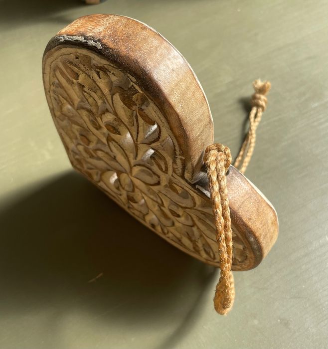 Inimă decorativă din lemn