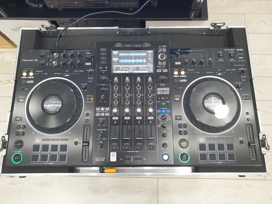 Продавам Pioneer XDJ XZ