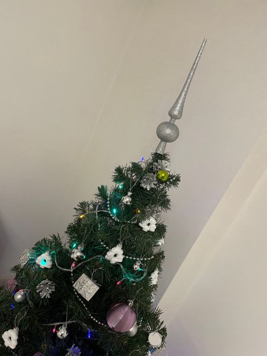 Елка с игрушками