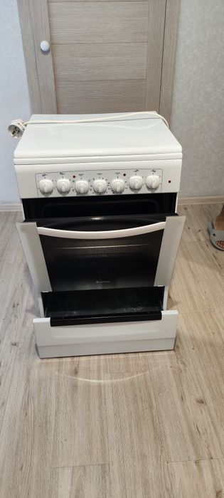 Продам электроплиту