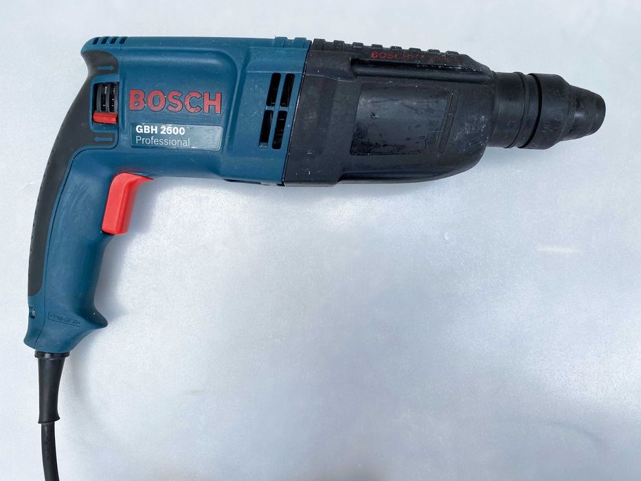 Професионален перфоратор Bosch GBH2600 720W 2.7J
