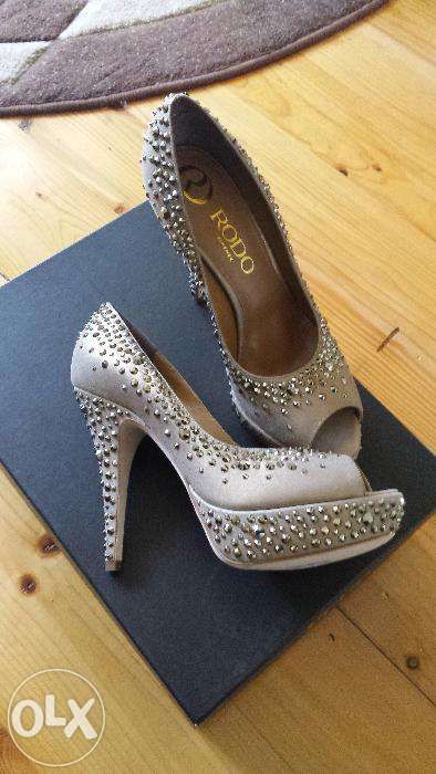 Pantofi noi -total din piele-cristale swarovski-la cutie