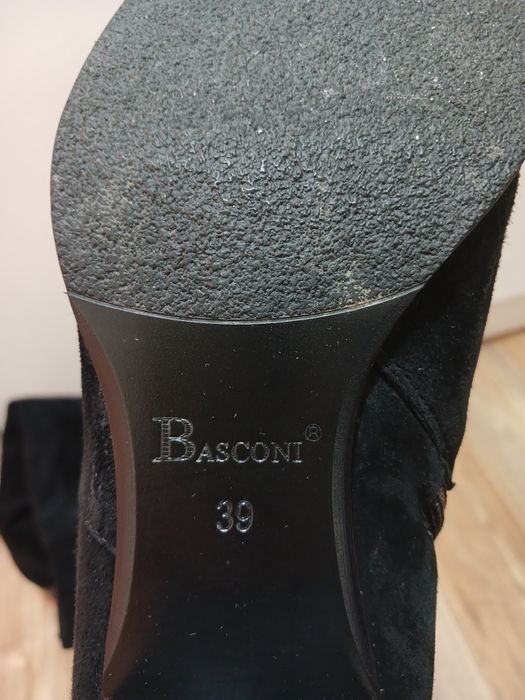 Продам ботфорты 39 размера