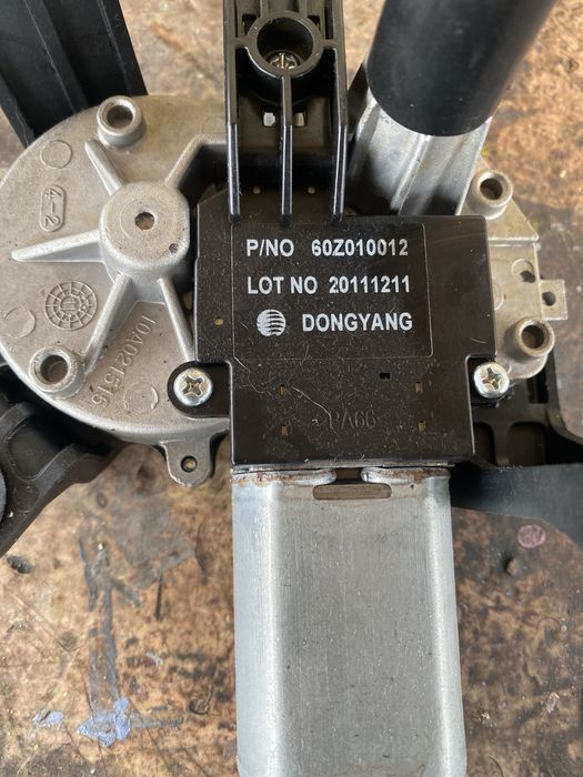 Моторче задна чистачка за опел астра J комби