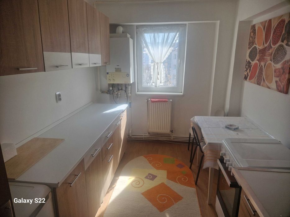 Închiriez apartament cu 3 camere in Bistrița