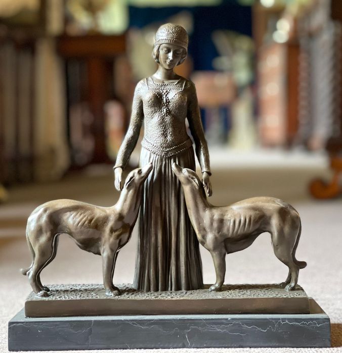 Statuetă Bronz ArtDeco *** vintage / antic / vechi / retro ***