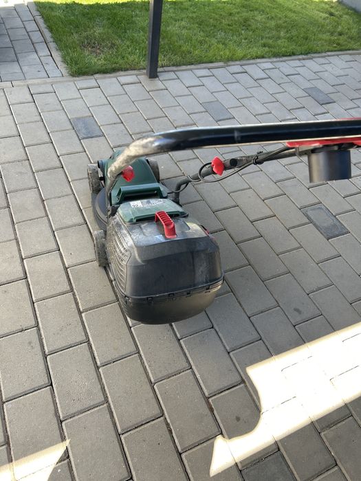 Masina electrica cu fir.