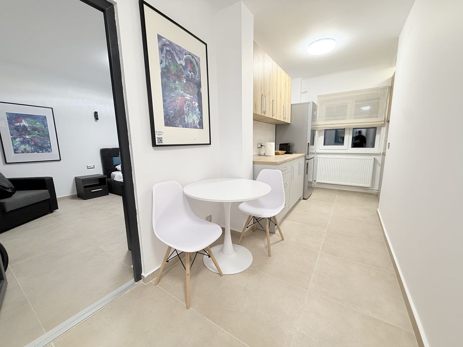 Inchiriez Garsoniera zona Rovine