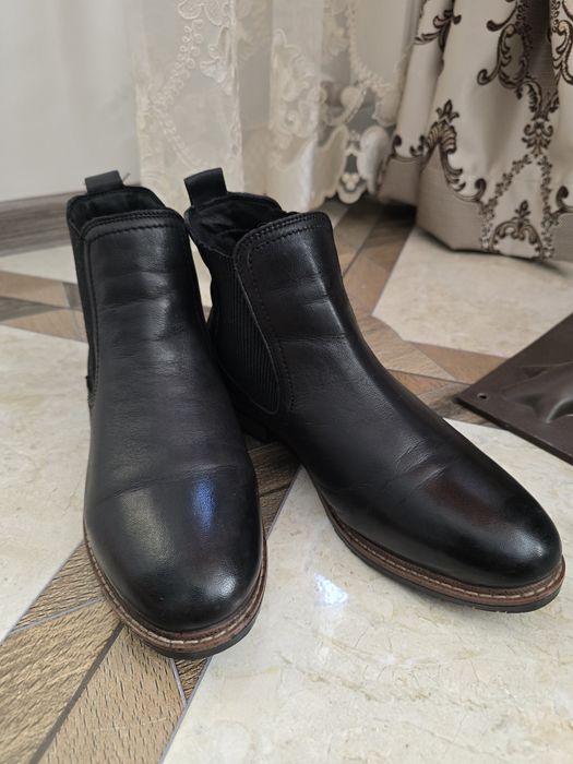 Ghete din piele scurte