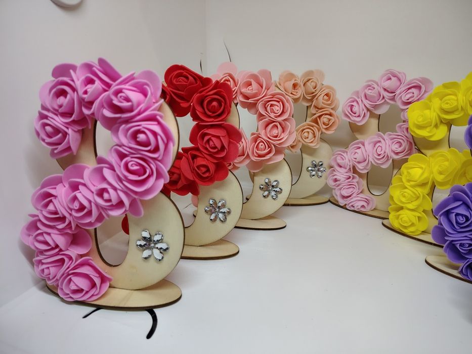 До края на м. Януари цената е 5 лв за брой Дървени осмици за осми март