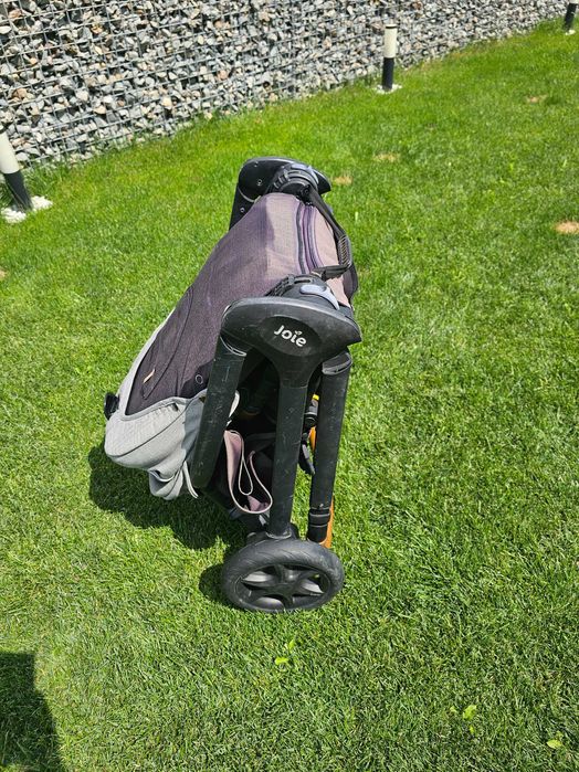 Carucior Joie Signature Finiti 3 in 1 + isofix