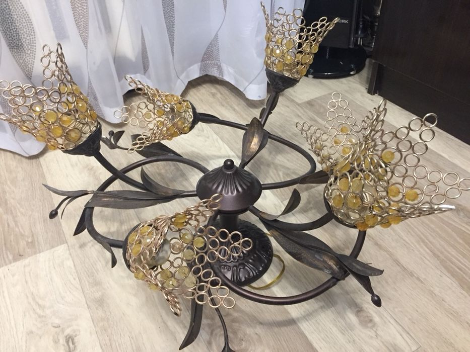 Люстра качественная рабочая