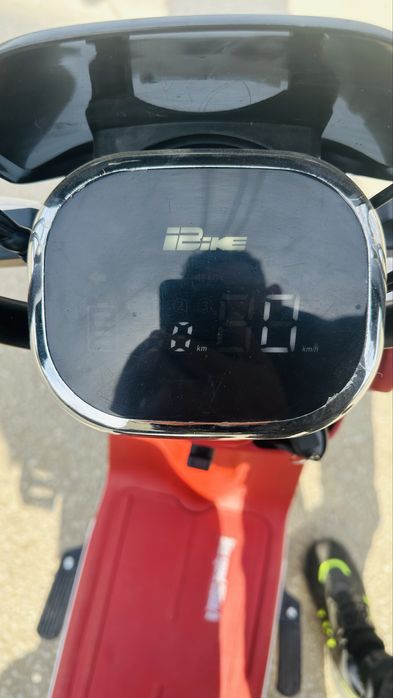 Елетрически скутер педалетка бартер за айфон