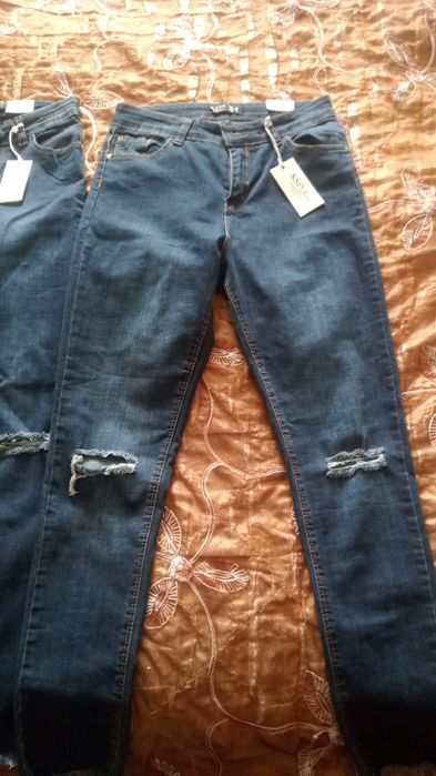 Джинсы молодежные