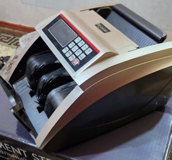 Pul sanaydigan mashinka