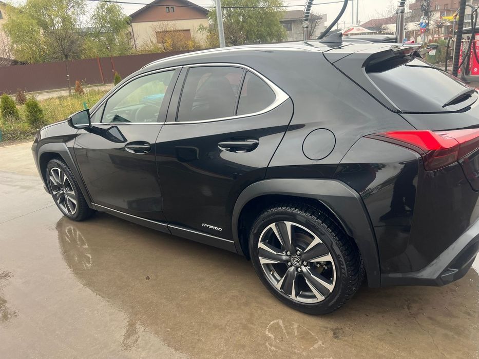 Vand LEXUS UX 250H