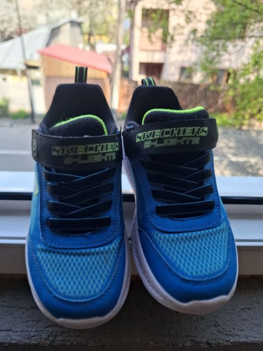 Adidas Skechers lumini32