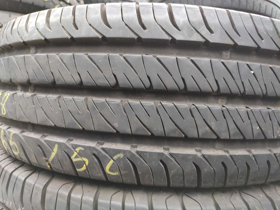 2бр Летни гуми за БУС 205 65 15 С - Uniroyal