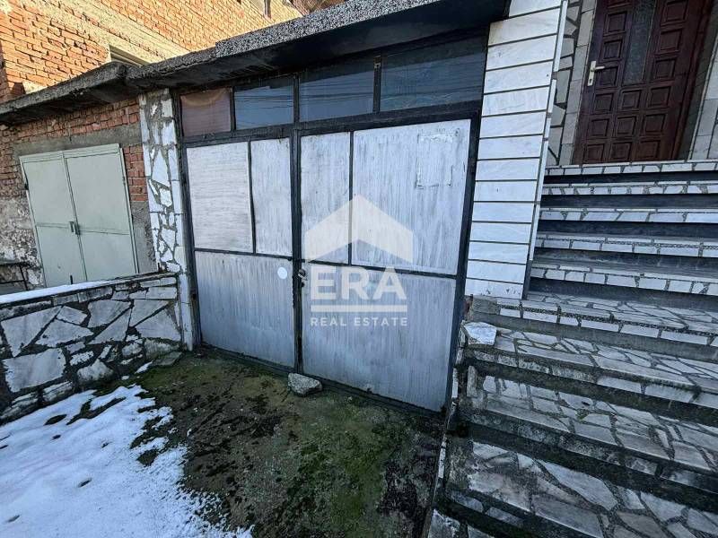 Само в Ера Имоти Хасково! Просторна самостоятелна къща в Димитровград