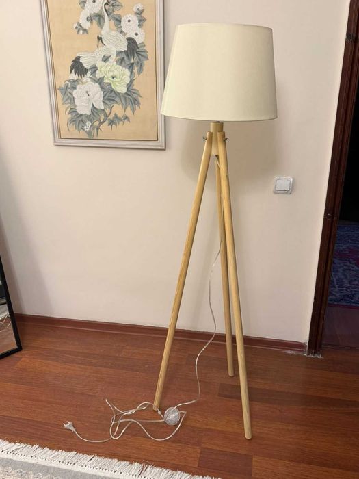 Напольная лампа.