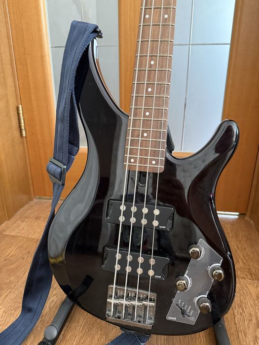 Бас гитара Yamaha TRBX304 Black