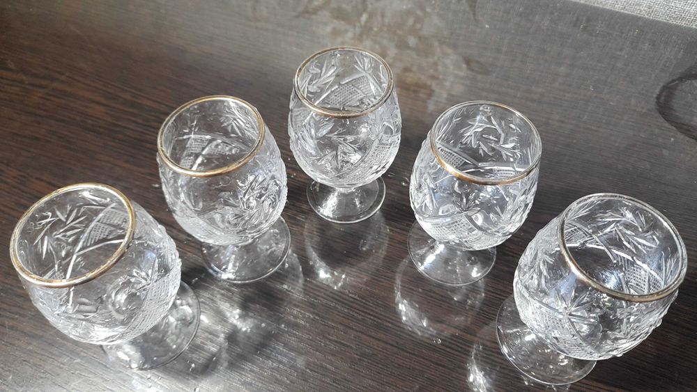 Рюмки хрустальные набор 5шт продам