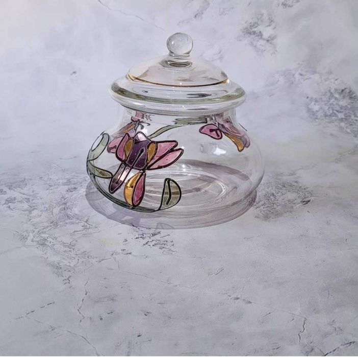 Стъклена ръчно рисувана бонбониера