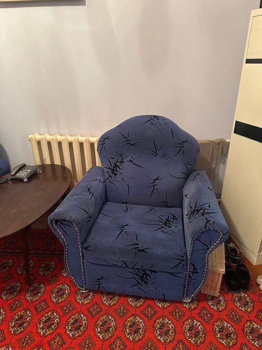 Uy uchun mebel, divan va 2 ta kreslo