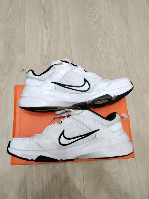 Кроссовки Nike defy all day