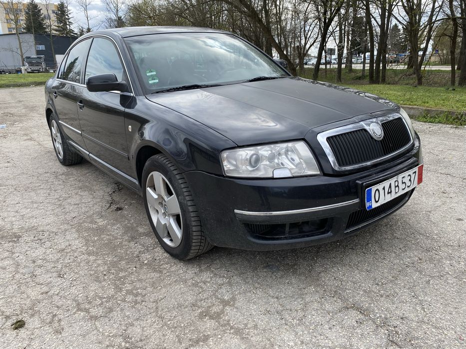 Продава се само на части Skoda Superb 2.5 TDI автомат !