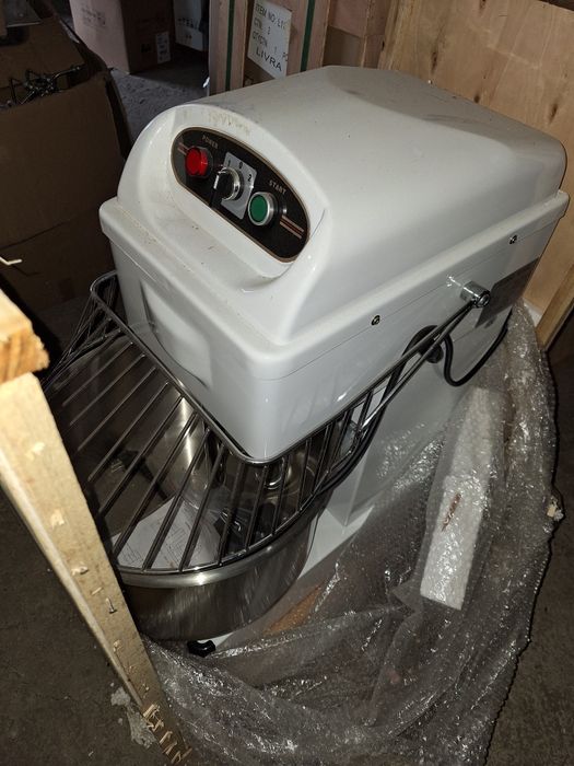 Тестомесачка спирална 20,30,40л. 50л. Чисто нова