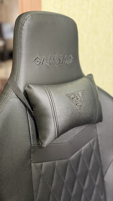 Продам игровое кресло Gamdias