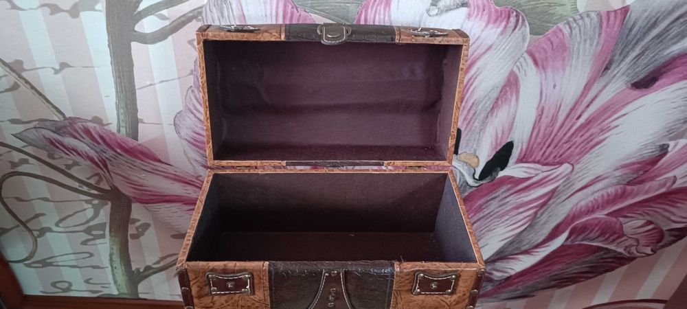 Декоративна кутия, кожена