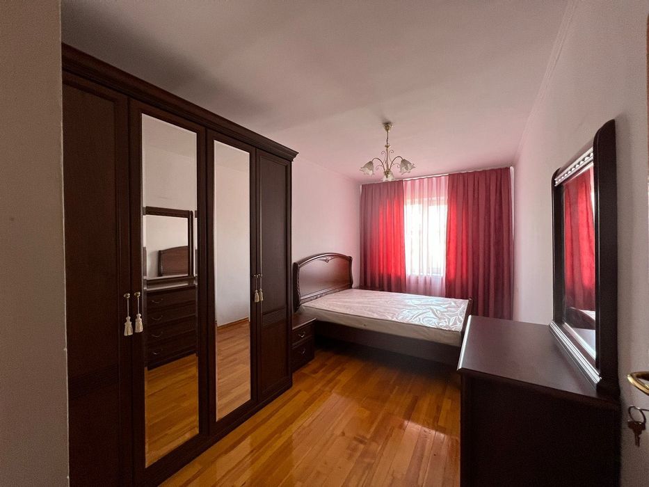 Продам Спальный Гарнитур