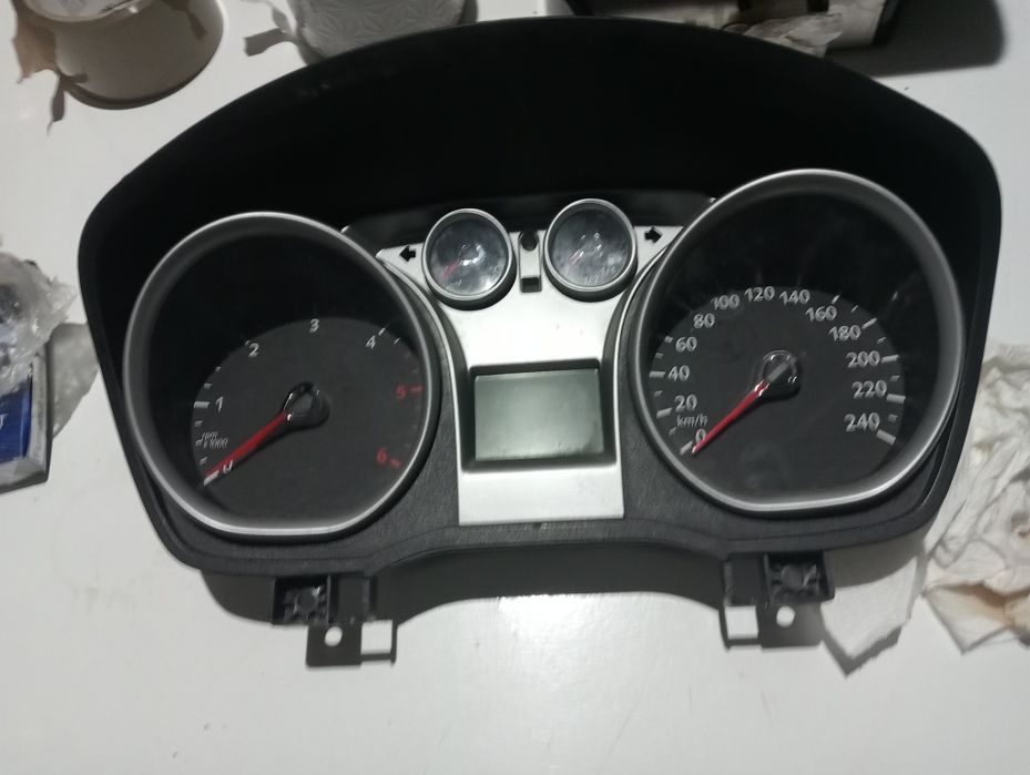 Ceasuri bord Ford focus 2,  1.6tdci facelift 2009