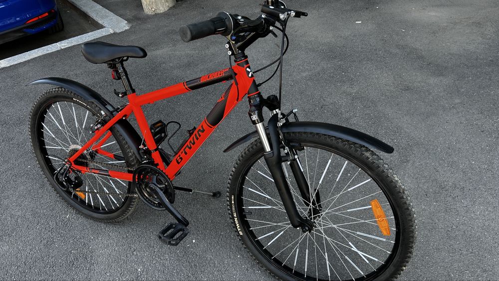 Bicicleta B’Twin Rockrider 500, 24”, 18 viteze, suspensie, stare foarte buna