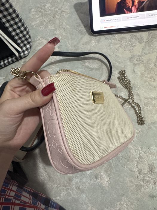 Сумки guess через плечо