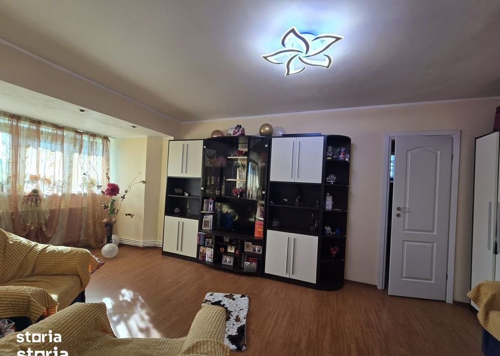 2 Camere Semidecomandat, Tiglina 1 –Regiment 11 Siret/ Penny Market