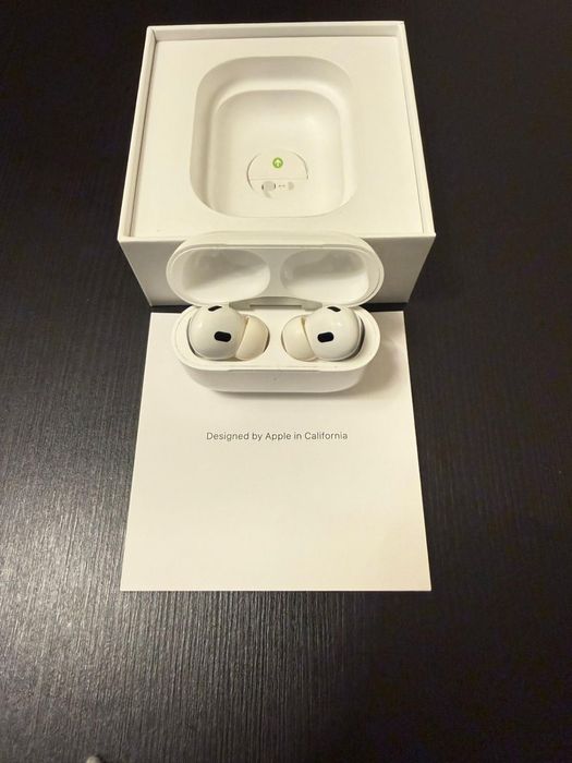 Set Apple: Iphone 16 Pro Max + Apple Watch Series 11 + AirPods Pro 2
