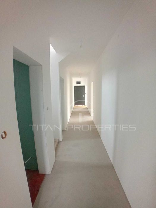 Продава се Къща в Пловдив, Остромила - 380 кв.м за 1048 €/кв.м - Снимка #7