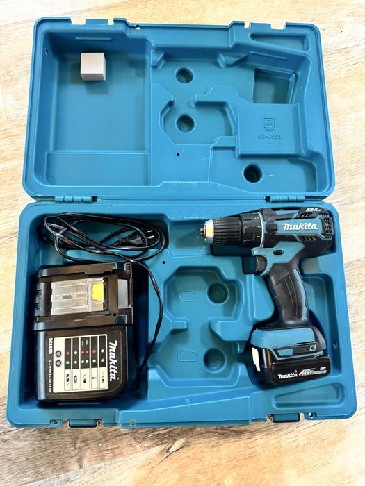 Masina de gaurit si insurubat Makita DDF470