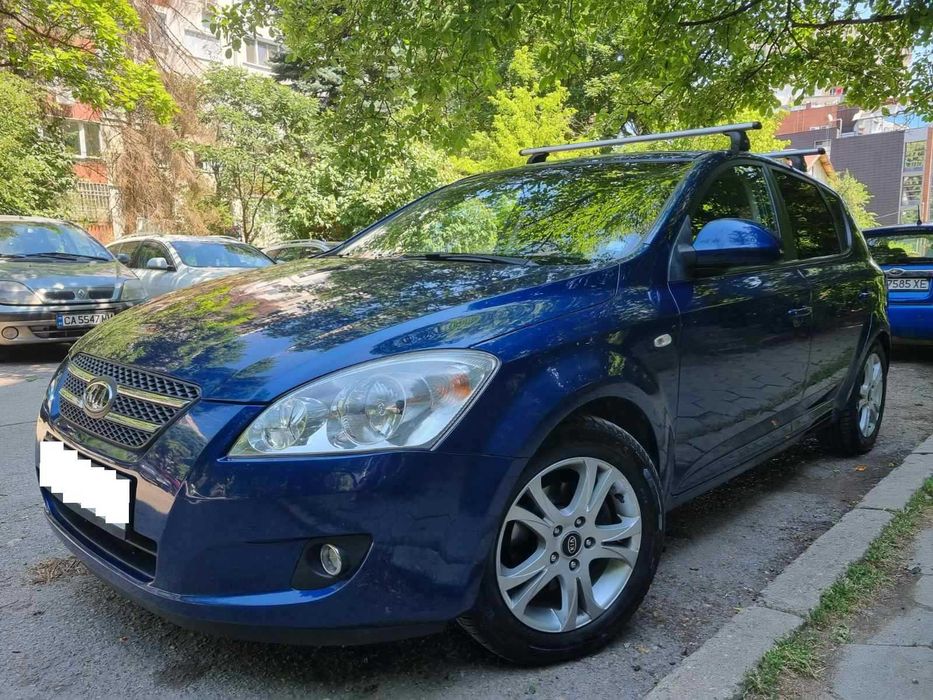 Продавам Kia Ceed, първа регистрация 02.2009 г., автоматична скоростна кутия 131 000km