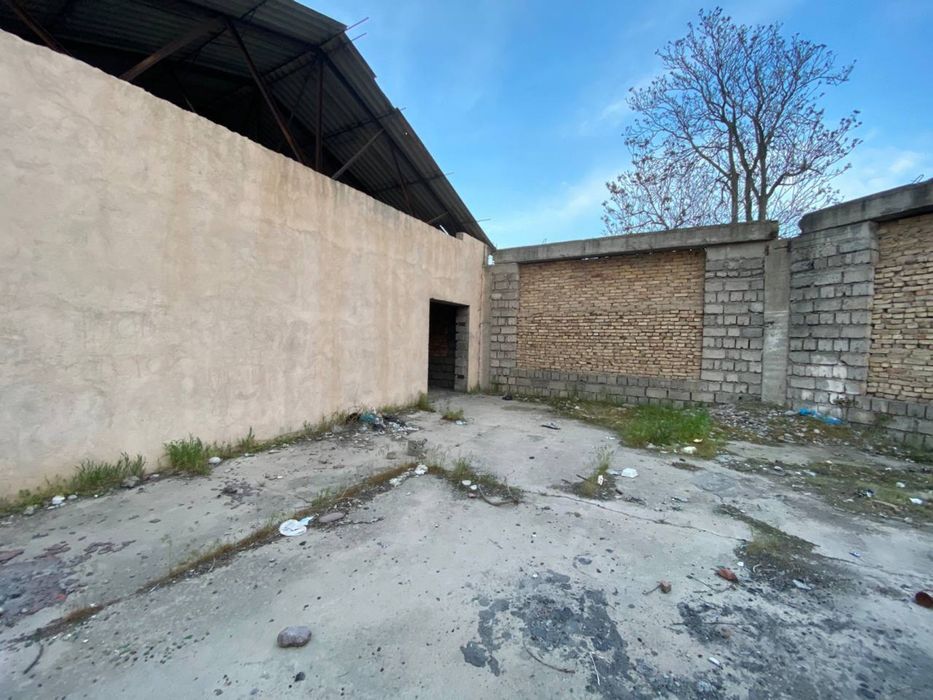 Сдам в аренду коммерческое помещение 700м2 с землей 13 соток