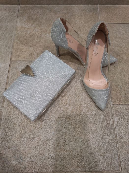 обувки 36 номер и сребриста чанта 
Носени за 1 час 
Цена: 100