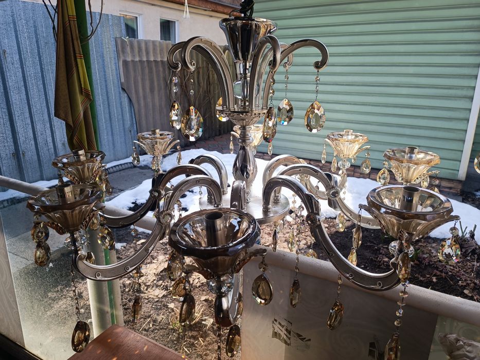 Продам люстру б/у.