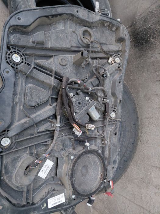Стеклоподъёмник Hyundai.