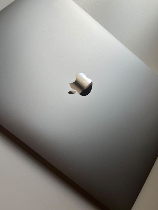 MacBook Air, 2020 Core i3